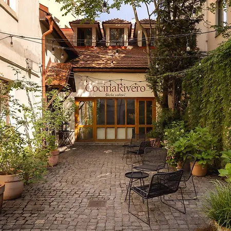 Neat Cozy Old Town Retreat W Queen Bed