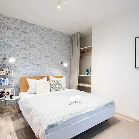 Neat Cozy Old Town Retreat W Queen Bed アパート