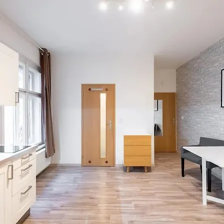 Apartamento Neat Cozy Old Town Retreat W Queen Bed *